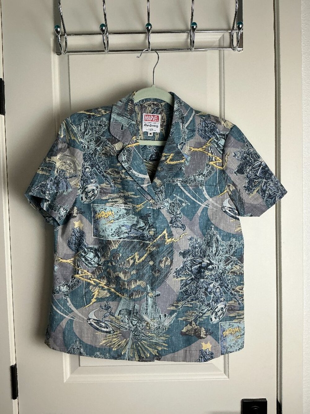 Reyn Spooner Marvel Avengers Hawaiian Camp Shirt Women's Medium Button Front